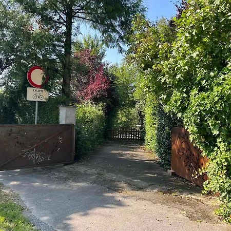 シャレー La Parenthese Enchantee ロシュフォール